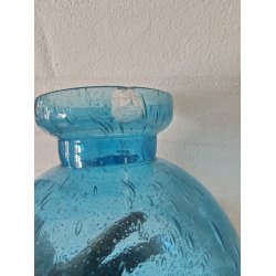 Vase <br><br> mundbl�st genbrugsglas <br><br> bl� <br><br> h 16,5 cm <br><br> 2. SORTERING <br><br>