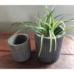 Potteskjuler beton <br><br> Vlg mellem 2 strrelser <br><br>