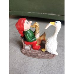 Bramming nisse <br><br> m. saxofon og gs <br><br> h 8 cm <br><br>