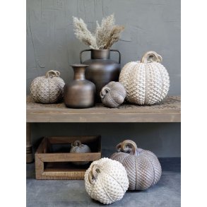 Diverse Chic Antique