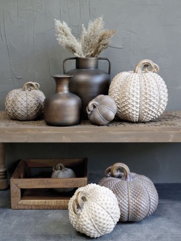 Diverse Chic Antique