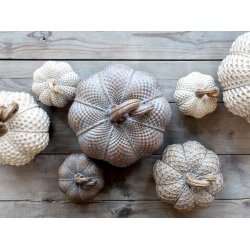 Pyntegrskar <br><br> Antique latte - prikker <br><br> mini <br><br> H6,5/7,5 cm <br><br>