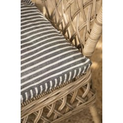 Louis Hyndebetr�k <br><br> sort m/smalle hvide striber <br><br> B: 45 H: 5 L: 45 cm <br><br> 