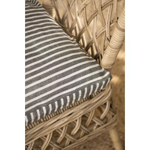 Louis Hyndebetr�k <br><br> sort m/smalle hvide striber <br><br> B: 45 H: 5 L: 45 cm <br><br> 