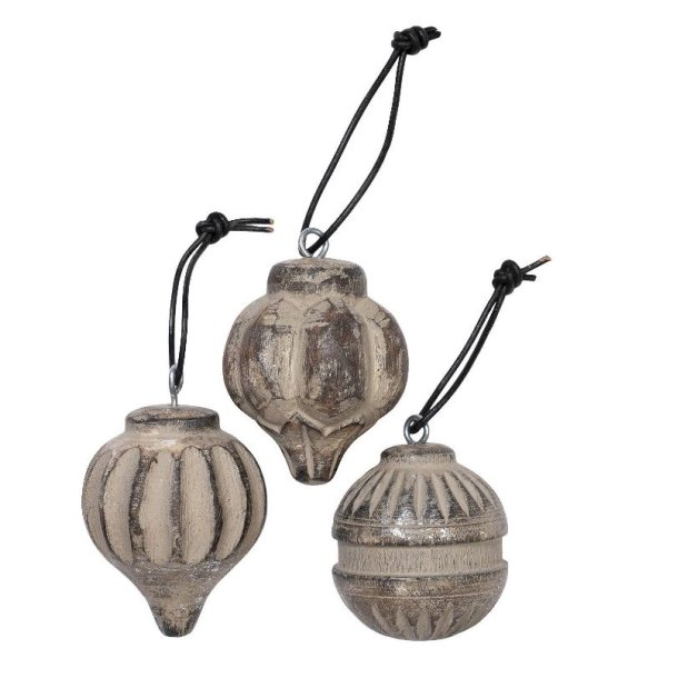 Tr julekugler <br><br> H; 5 cm <br><br> St m. 3 slags <br><br>  