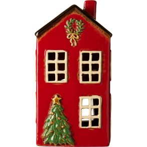 Hus t/ fyrfadslys <br><br> Juletr foran huset <br><br>