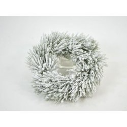 Krans i fyrgran m. sne <br><br>  24 cm