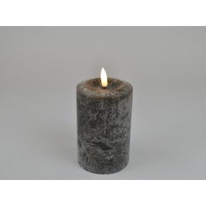 LED rustik bloklys <br><br> �7,6 / h12 cm <br><br> sort <br><br> m. timer <br><br> RESTSALG <br><br>