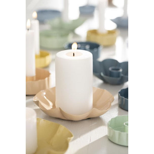 Lysestage til bloklys / fyrfadslys <br><br> coral sands <br><br> 