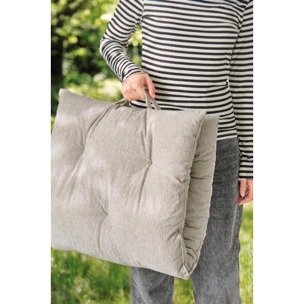 Madrashynde Lina <br><br> natur med sorte tynde striber <br><br> 50 x 100 <br><br> 