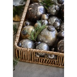 Julekugle <br><br>  9,5 cm <br><br> fattigmandsslv <br><br> hvid / messinglook <br><br>  