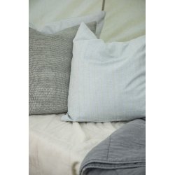 Pudebetrk <br><br> 70 x 50 cm <br><br> lysebl m. tynde beige striber <br><br>