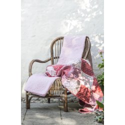 Quilt tppe <br><br>hvide og rde striber <br><br> 130 x 180 cm <br><br> 