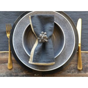 Servietring <br><br> antique messing <br><br> m. blomster