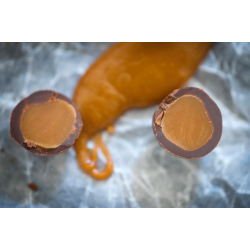 Karamel Kugler <br><br> Lakridskaramel <br> med <br> lys chokolade <br><br> 100 g <br><br>