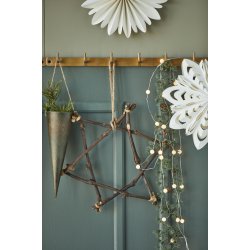 Stjerne af grene <br><br> B:30 / H: 30 cm <br><br>