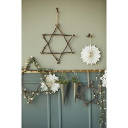 Stjerne af grene <br><br> B:30 / H: 30 cm <br><br>