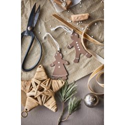 Stjerne af rattan <br><br> Vlg mellem 3 str. <br><br>