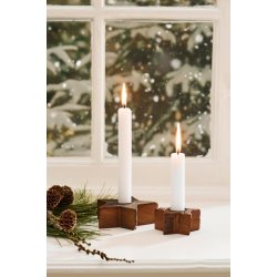 Stjernestage til bedelys <br><br> Unika tr� <br><br> m/ metalindsats <br><br> B: 7 H: 3,4 L: 7 cm 