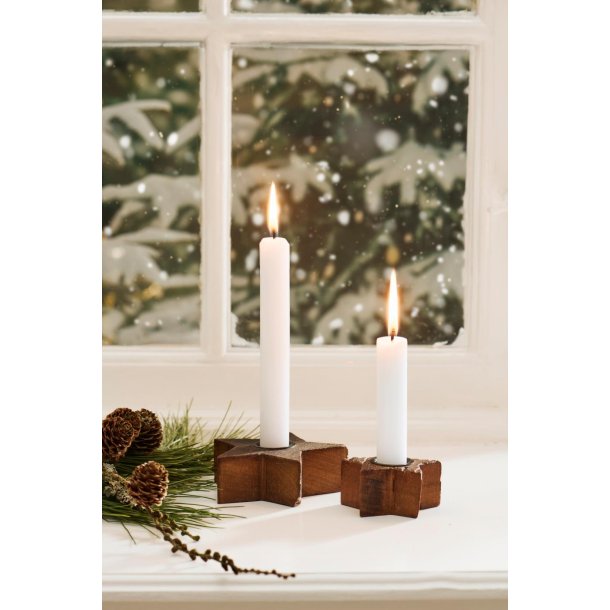 Stjernestage til bedelys <br><br> Unika tr� <br><br> m/ metalindsats <br><br> B: 7 H: 3,4 L: 7 cm 