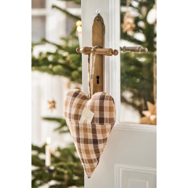 Stofhjerte med lomme <br><br> Ternet brun <br><br> H23 cm <br><br>