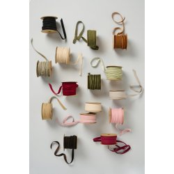 Velourbnd <br><br> 10 m <br><br> Vlg mellem 10 farver <br><br>