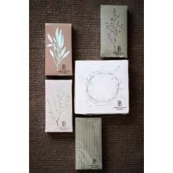 Servietter - aflange <br><br> 16 stk./pk <br><br> Mosgr�n m/ blomsterkvist <br><br>
