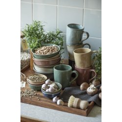 Bakke kvadratisk <br><br> olieret akacietr <br><br> B: 48 H: 2,5 L: 48 cm <br><br> 