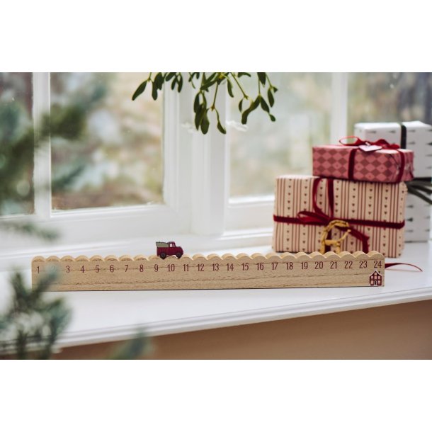 Kalender <br><br> ladbil m/ juletr� <br><br> L 50 cm <br><br> 
