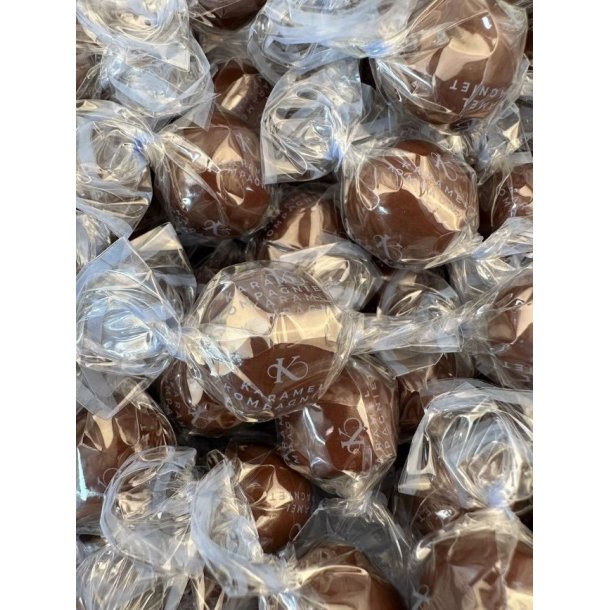 Karamel Kugler <br><br> Lakridskaramel <br> med <br> lys chokolade <br><br> 100 g <br><br>