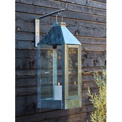 Maxi lanterne <br><br> 22,5 x 22,5 x 60 cm <br><br> Galvaniseret <br><br>