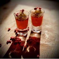 Mad Dogs <br><br> Jordbr shot <br><br> 700 ml <br><br> Perfekt til drinks <br><br> RESTSALG <br>