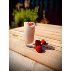 Mad Dogs <br><br> Jordbr shot <br><br> 700 ml <br><br> Perfekt til drinks <br><br> RESTSALG <br>