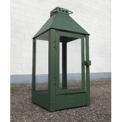 Midi lanterne <br><br> 19 x 19 x 42,5 cm <br><br> Olivengrn