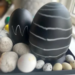 Pskeg <br><br> Sort metal <br><br> Small - h 13 cm <br><br> 