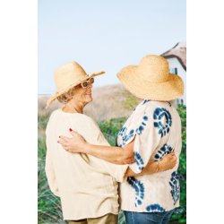 Yvonne hat <br><br> m/ bred skygge <br><br> one size <br><br>