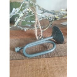 Trompet <br><br> antique zink <br><br> L8 / H4,5 cm <br><br>