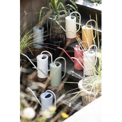 Vandkande <br><br> gr <br><br> m/sort hank og tud <br><br>  2,7 l <br><br> 