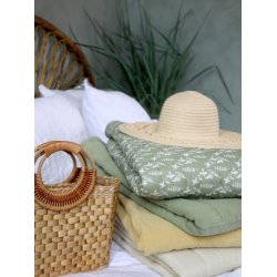 Vattppe - quilt <br><br> verte m. blomster og striber <br><br> 130 x 180 cm